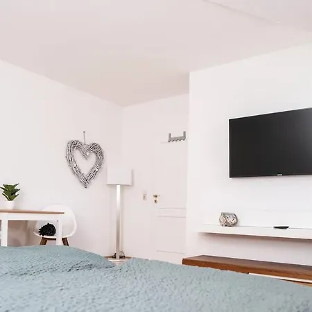 Gemuetliche Ferienwohnung Im Zentrum Von Plauen 아파트 *